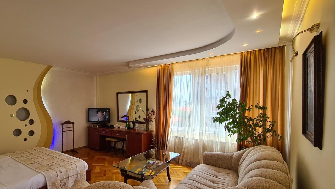 National Palace Wine & Spa Hotel Сливен Экстерьер фото